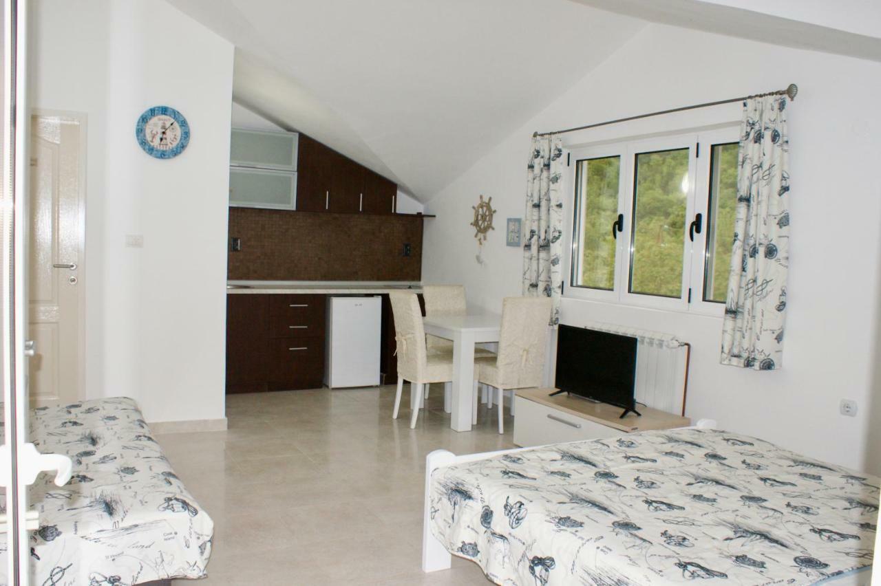 Studio Apartments Morinj Donji Morinj Exterior foto